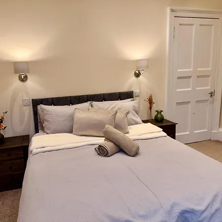 Georgian Luxury - Fast Broadband Wifi - Parking Available *