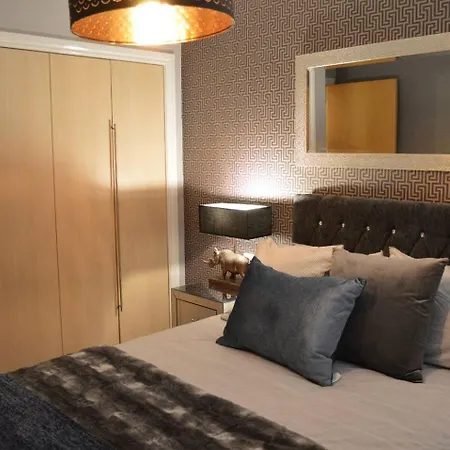 Luxury Boutique Apartment, Free Parking & Gym 公寓 *