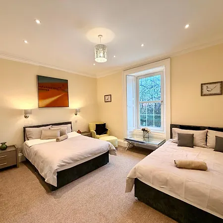Georgian Luxury - Fast Broadband Wifi - Parking Available