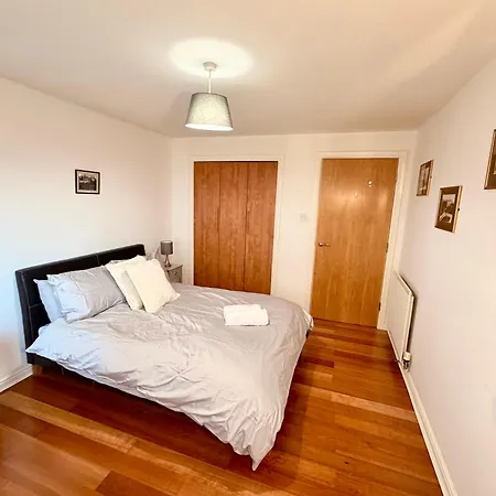 Pilrig - Fast Wifi And Parking Available