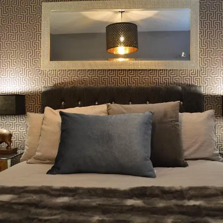 公寓 Luxury Boutique Apartment, Free Parking & Gym