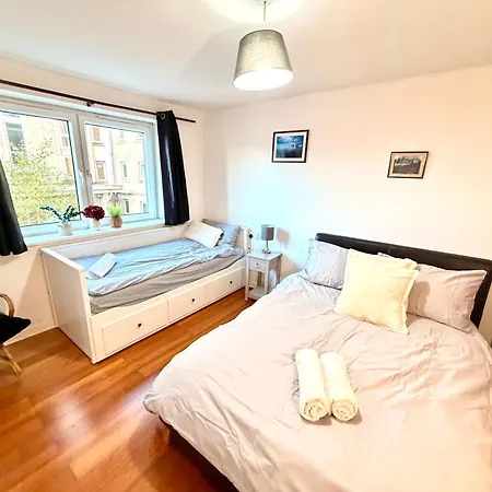 Pilrig - Fast Wifi And Parking Available *