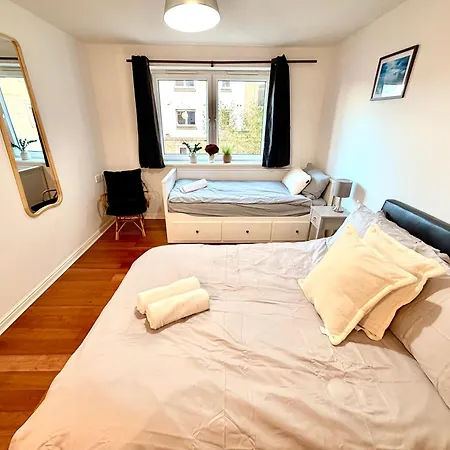 Pilrig - Fast Wifi And Parking Available *