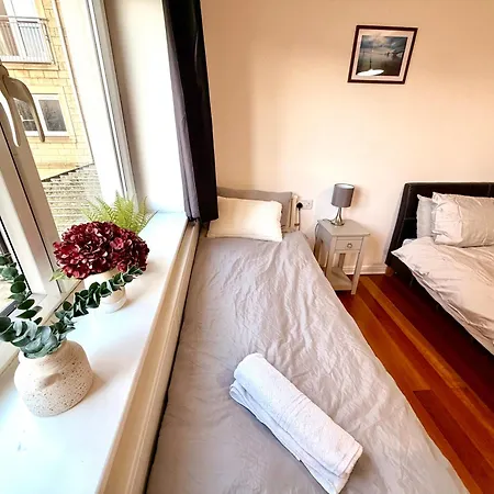 Pilrig - Fast Wifi And Parking Available * Edinburgh