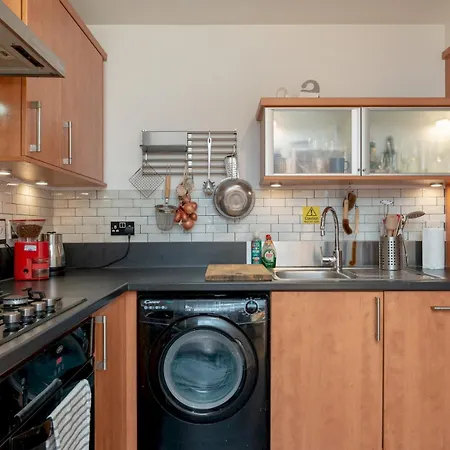 Modern 2-bdr Flat In - Pass The Keys * Edinburg