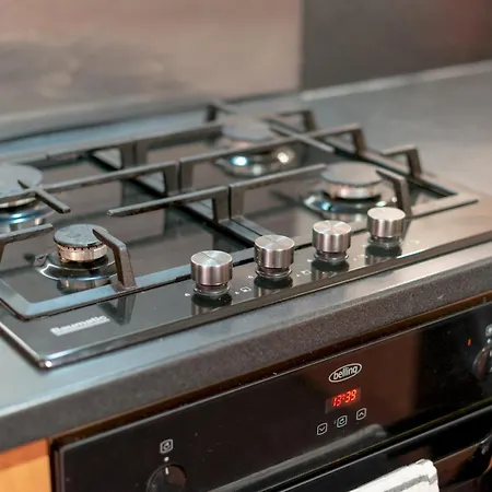 Modern 2-bdr Flat In - Pass The Keys