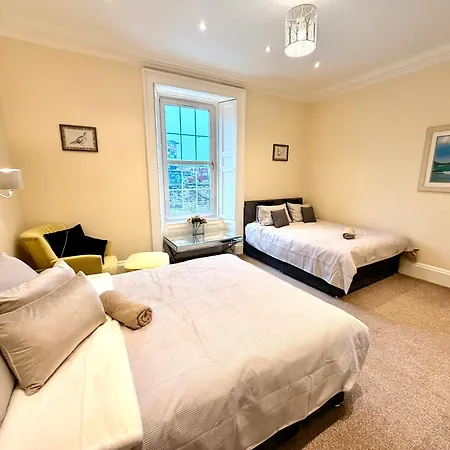 Апартаменты Georgian Luxury - Fast Broadband Wifi - Parking Available