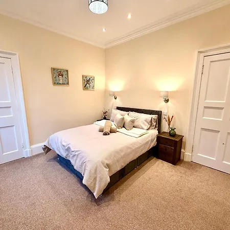 Georgian Luxury - Fast Broadband Wifi - Parking Available Апартаменты