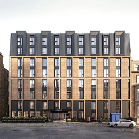 מלון The Resident 4*