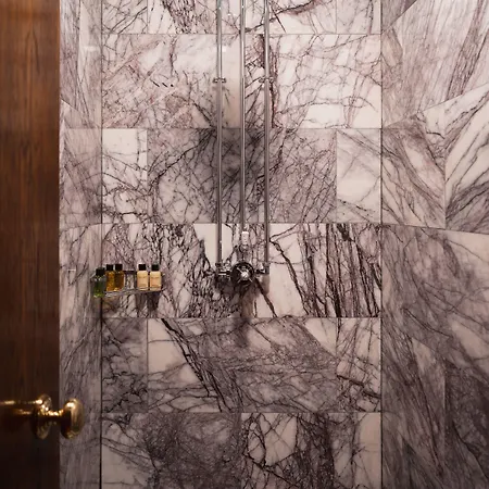 House Of Gods Royal Mile 4* 에든버러