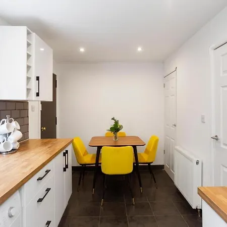 The Urban Nest - Vibrant 3 Bed With Garden Vakantiehuis Edinburgh