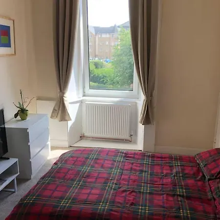 Cosy, Large Double In A Shared Flat *