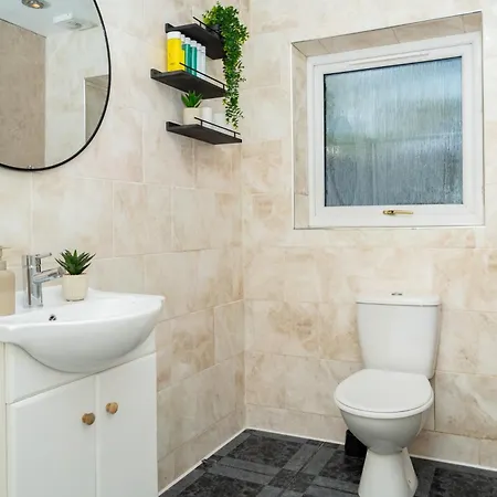 Villa Elegant 1bd, Gym, Parking, Bus To Airport, Sleeps4 Edinburgh