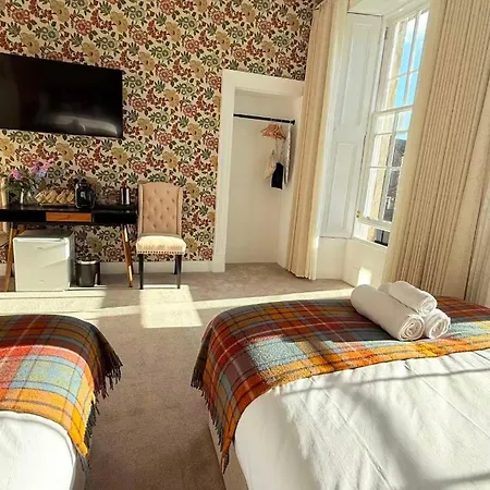 Armadillo Guest House- Adults Only בית הארחה