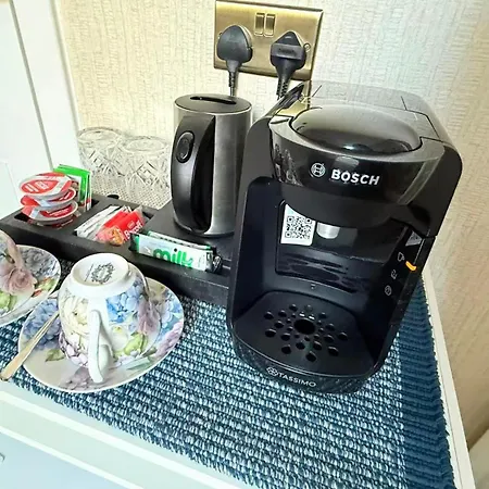 Armadillo Guest House- Adults Only *