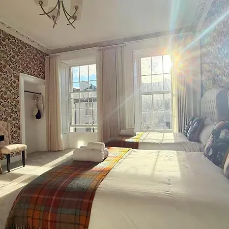 Armadillo Guest House- Adults Only