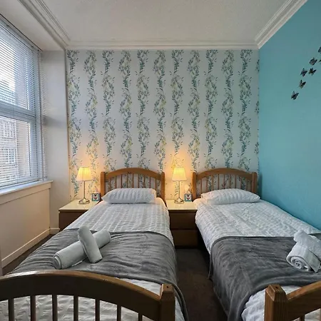 Hymarket 2bed Modern * エディンバラ