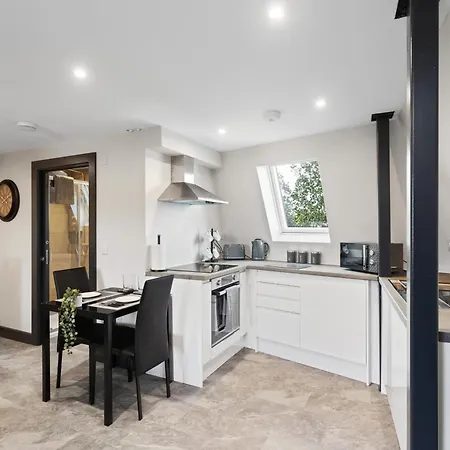 Апартаменты Large - Close To Centre, Murrayfield And Airport Эдинбург