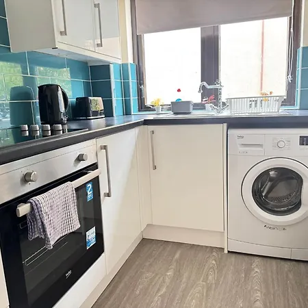 Spacious 1br Flat By Centre Edinburgh