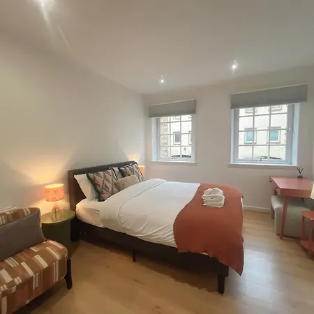 Two Cozy In A Residential Apartamento *