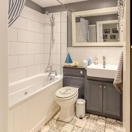 Cozy Next To Newhaven Harbour *