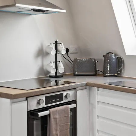 Appartement Free Parking | Sleeps 4 | 1 Bedroom | Great Area *