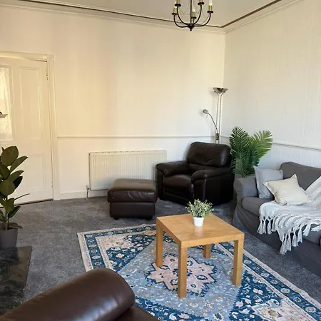 דירה Brigth & Stylish Flat Near Holyrood אדינבורו