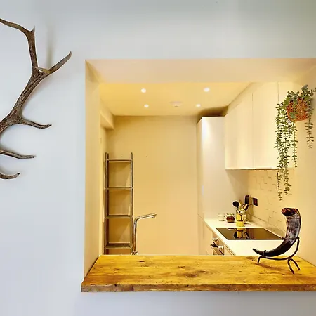 Stylish Loft With Patio Near Royal Mile Fits 4 Apartment