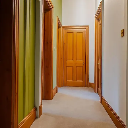 Grand Old Town Home, View, Cinema, Sleeps 10 아파트