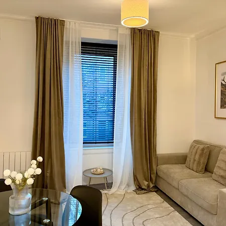 Stylish 1 Bed Centre *