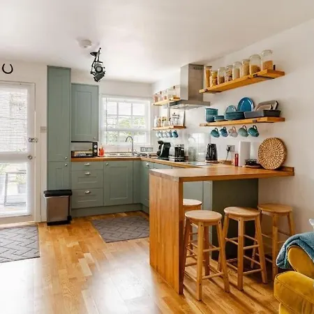 Cozy Next To Newhaven Harbour Apartman *