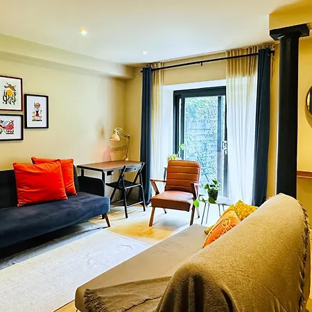 Stylish 1bed Flat With Patio Near Royal Mile Fits 4
