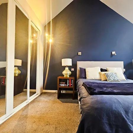 Chic 3-bedroom 2-storey House Near Centre With Free Parking * Edimburgo