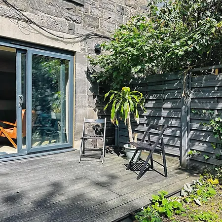 Stylish 1bed Flat With Patio Near Royal Mile Fits 4 Edimburgo