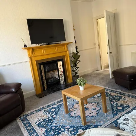 Brigth & Stylish Flat Near Holyrood *