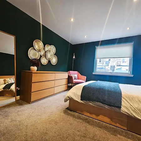 Appartamento Chic 3-bedroom 2-storey House Near Centre With Free Parking