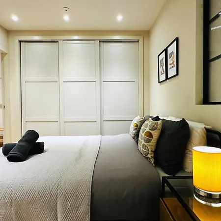 Stylish 1bed Flat With Patio Near Royal Mile Fits 4 * Edimburgo