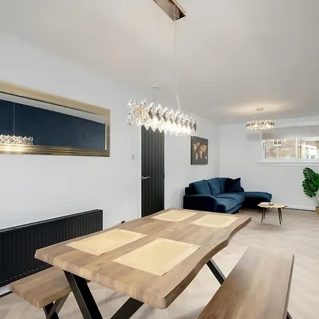 Two Double Bedroom On The Royal Mile