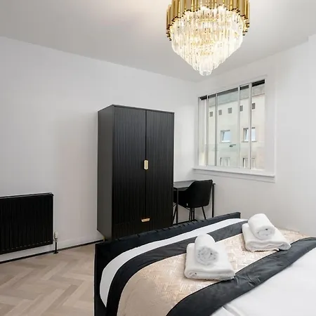 Two Double Bedroom On The Royal Mile *