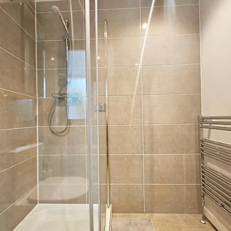 Chic 3-bedroom 2-storey House Near Centre With Free Parking * Edimburgo