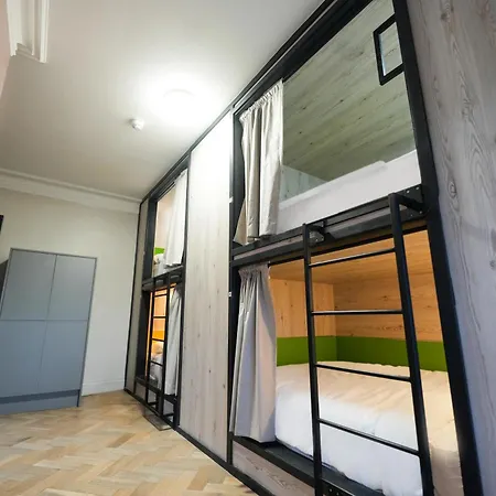 Hostel Revolver Edinburgh
