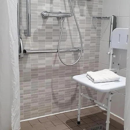 Hampton By Hilton West End Otel