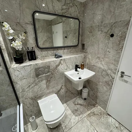 Km Granton Apartment *