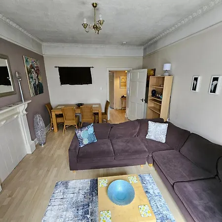 Апартаменты Charming 2bd Flat 10 Minutes To Castle *