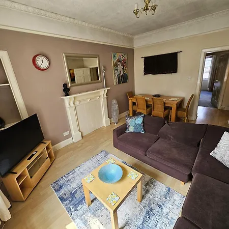 Charming 2bd Flat 10 Minutes To Castle Apartament *