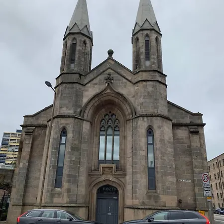Modern Loft Style In Converted Church Hotel Edimburgo