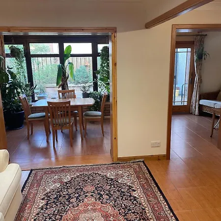 Σπίτι διακοπών Bright, Spacious House *