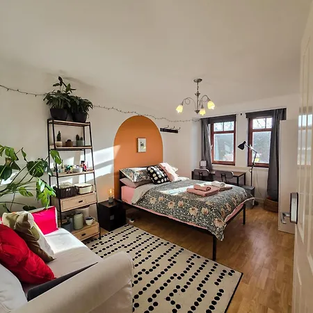 招待所 Double With Shared Bathroom Near The Shore And Tram