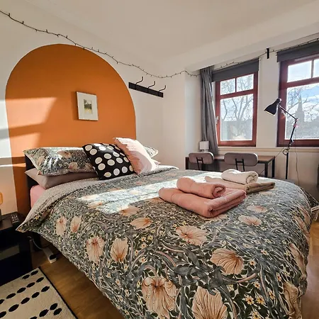 Double With Shared Bathroom Near The Shore And Tram 爱丁堡
