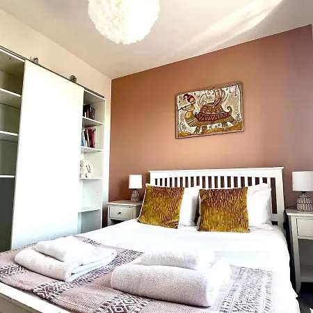 Castle View Free Parking 3bed Waterfront 爱丁堡